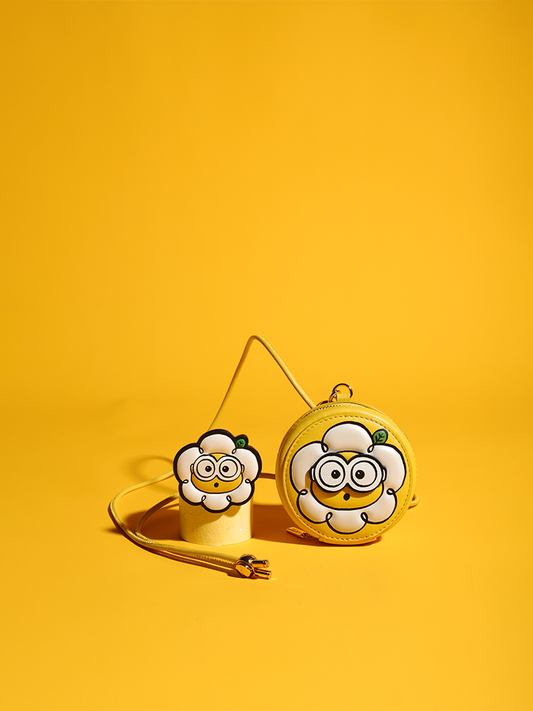 Minions Daisy 牛皮革迷你側孭袋