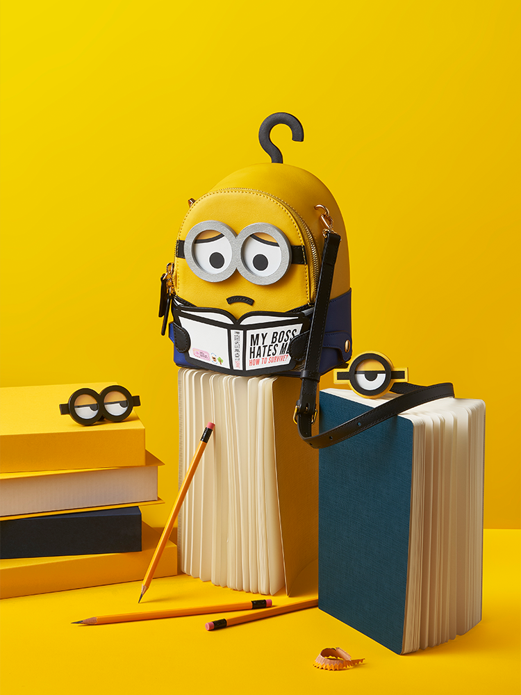 Minions My Boss Hate Me 皮革背囊
