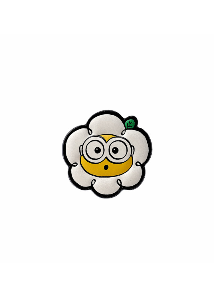 Minions Daisy 皮革包扣