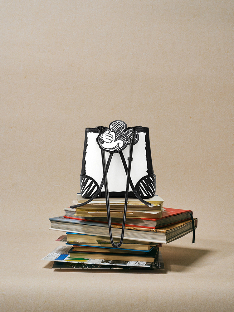 Mickey Mouse 黑白牛皮革水桶袋