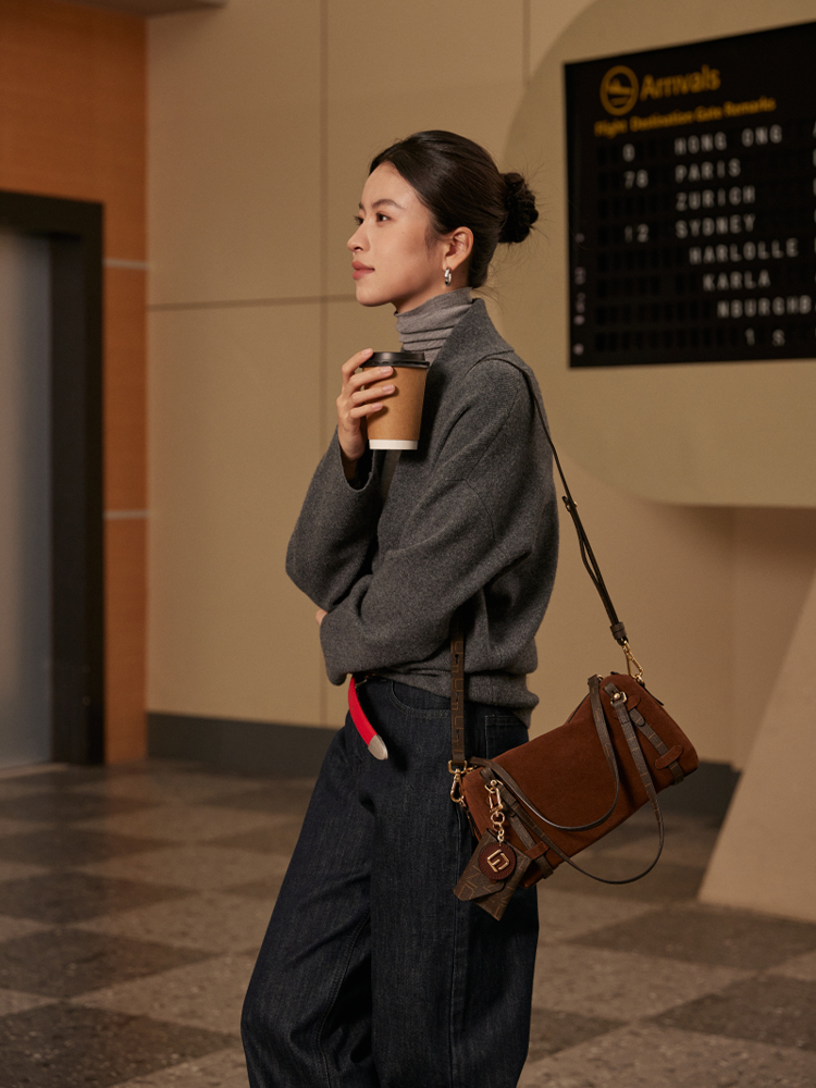 FION 麂皮鑲牛皮革波士頓袋