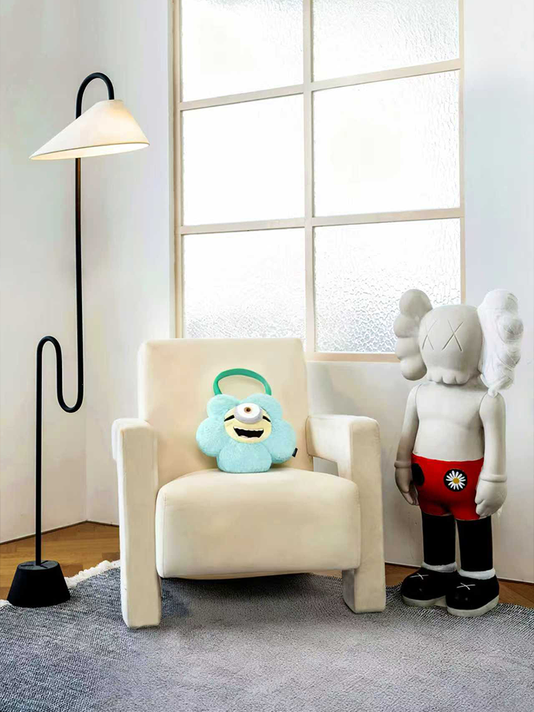 Minions Daisy 絨毛抱枕