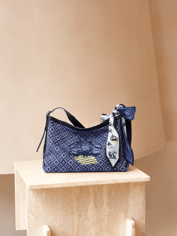 Minions Jacquard with Leather Shoulder Bag